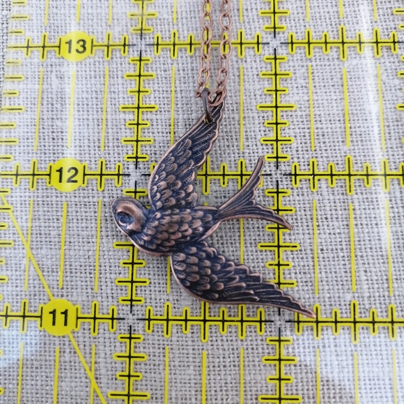 Vintage antique copper bird necklace, Fall Victorian jewelry, boho Y2K - Picture 4 of 6